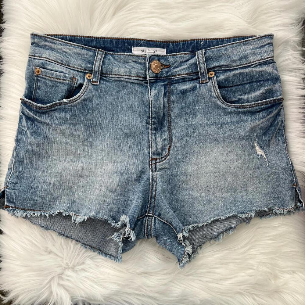 STS Blue - Aubrey High Rise distressed cut-off shorts, sz 27 - Picture 3 of 9